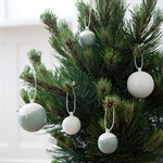 Kähler Nobili dekorationskugler hvide og grønne på juletræ  - Fransenhome